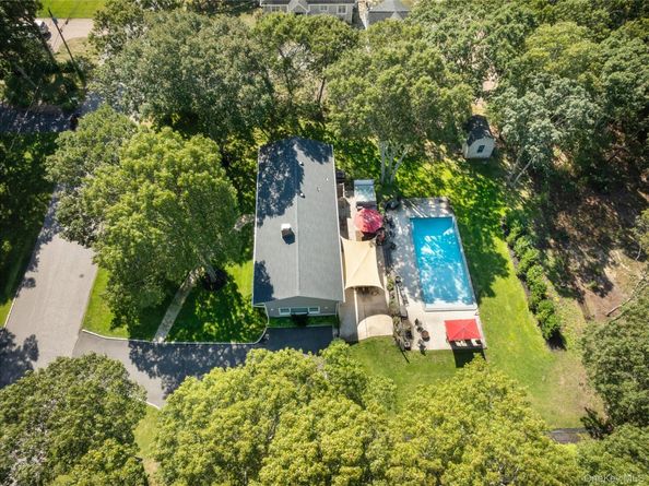 8 Foxboro Road, Hampton Bays NY 11946