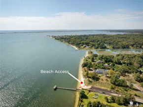 8 Foxboro Road, Hampton Bays NY 11946