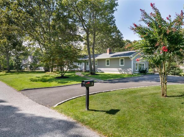 8 Foxboro Road, Hampton Bays NY 11946