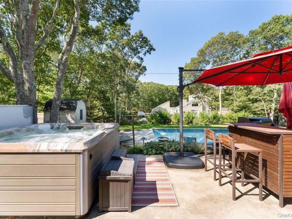 8 Foxboro Road, Hampton Bays NY 11946