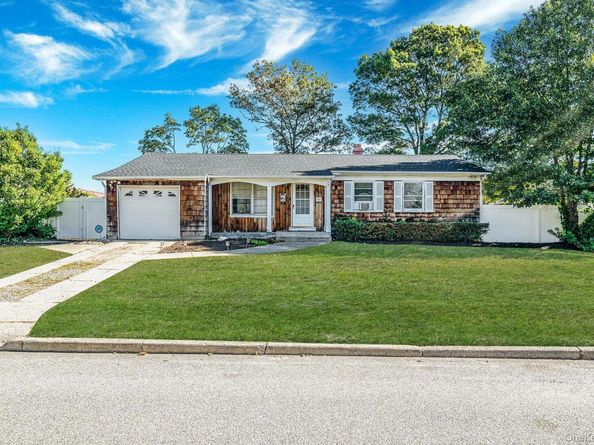 55 Clifton Place, Port Jefferson Station NY 11776