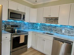 25 Pinetree Lane, Levittown NY 11756