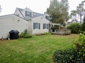 25 Pinetree Lane, Levittown NY 11756