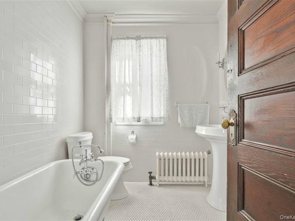 86-09 104th Street, Richmond Hill North NY 11418