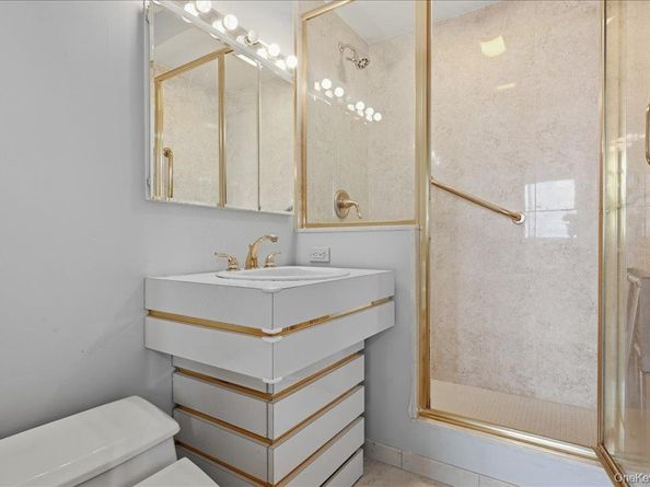 27110 Grand Central Parkway 27W, Floral Park NY 11005