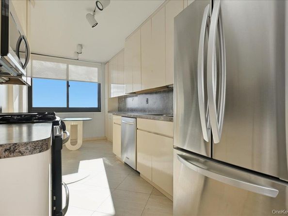 27110 Grand Central Parkway 27W, Floral Park NY 11005