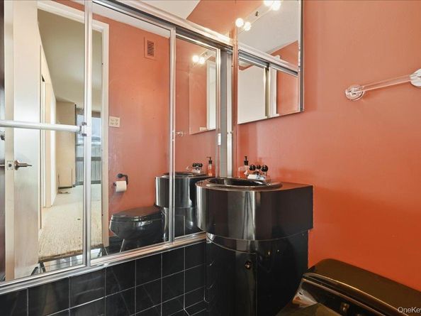 27110 Grand Central Parkway 27W, Floral Park NY 11005