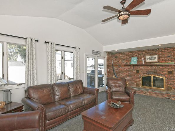 2499 3rd Avenue, East Meadow NY 11554