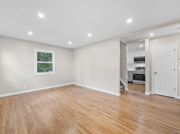 78 Phelps Lane, North Babylon NY 11703