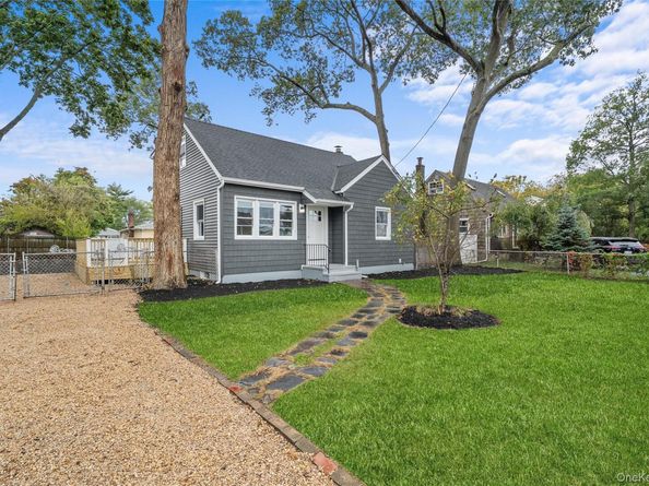 78 Phelps Lane, North Babylon NY 11703