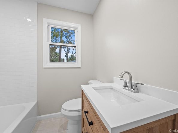 78 Phelps Lane, North Babylon NY 11703