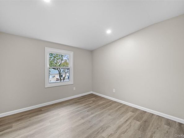 78 Phelps Lane, North Babylon NY 11703