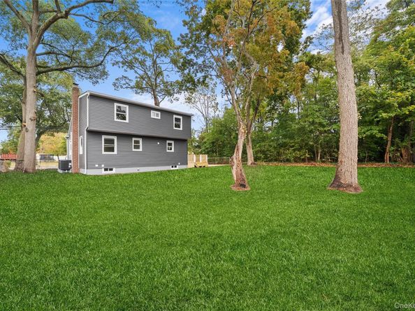 78 Phelps Lane, North Babylon NY 11703