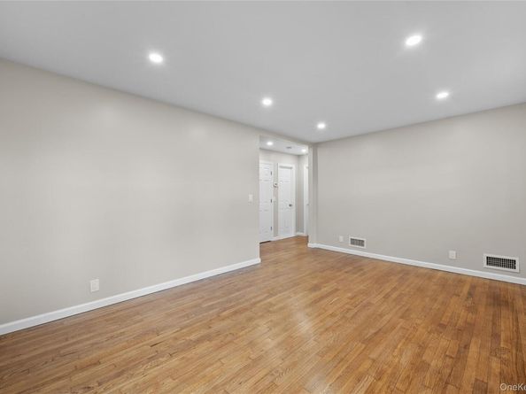 78 Phelps Lane, North Babylon NY 11703