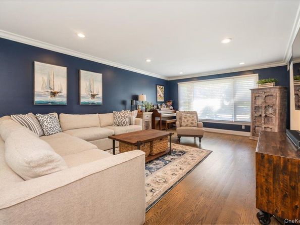 75 Karol Place, Muttontown NY 11753