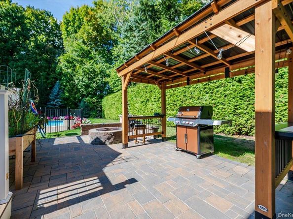 75 Karol Place, Muttontown NY 11753