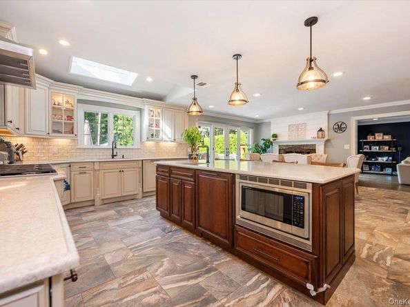 75 Karol Place, Muttontown NY 11753