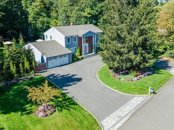 75 Karol Place, Muttontown NY 11753