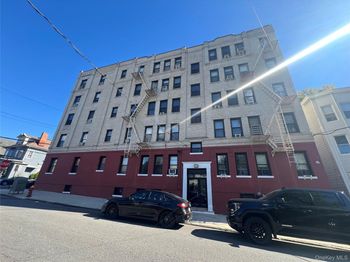 100 Livingston Street