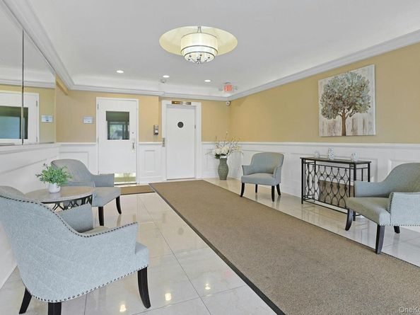 1 Oakridge Place 2k, Eastchester NY 10709
