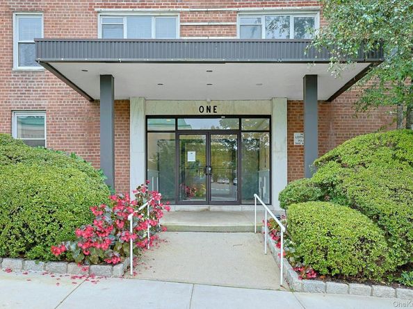 1 Oakridge Place 2k, Eastchester NY 10709