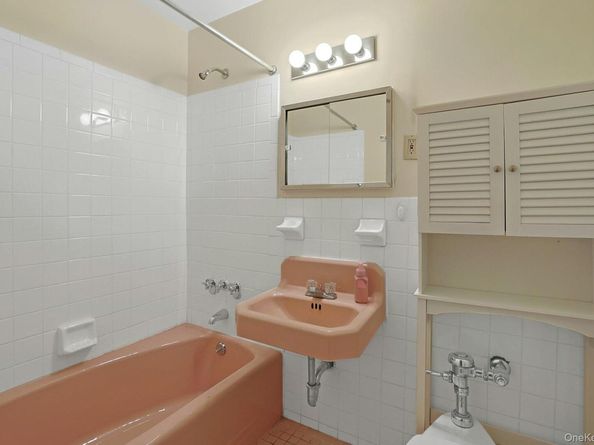 1 Oakridge Place 2k, Eastchester NY 10709