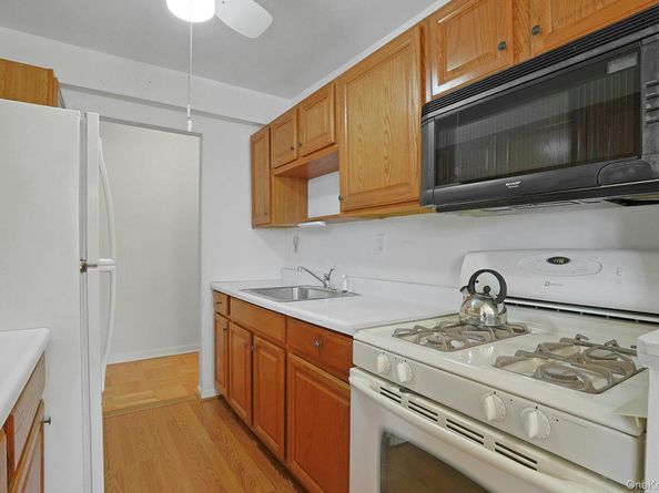 1 Oakridge Place 2k, Eastchester NY 10709