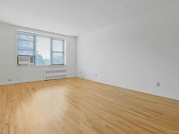 1 Oakridge Place 2k, Eastchester NY 10709