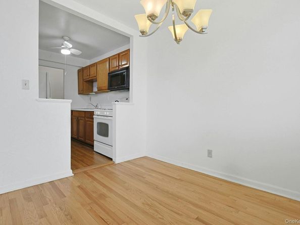 1 Oakridge Place 2k, Eastchester NY 10709