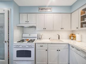 11 Poplar Court B20, Selden NY 11784