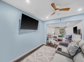 11 Poplar Court B20, Selden NY 11784