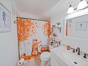 11 Poplar Court B20, Selden NY 11784