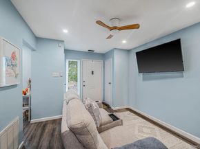 11 Poplar Court B20, Selden NY 11784