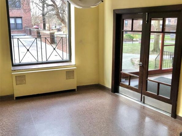 150-25 72 nd Road 1L, Kew Garden Hills NY 11367