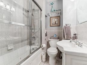 22 Huntington Commons, Yaphank NY 11980