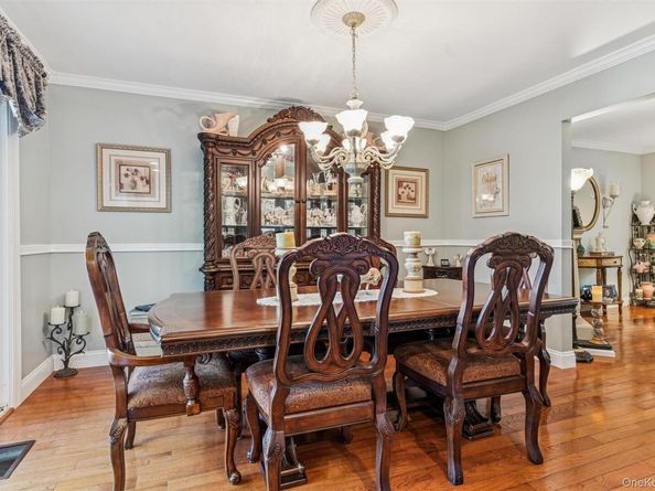 22 Huntington Commons, Yaphank NY 11980