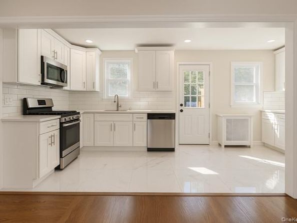 29 Avon Road, Hewlett NY 11557
