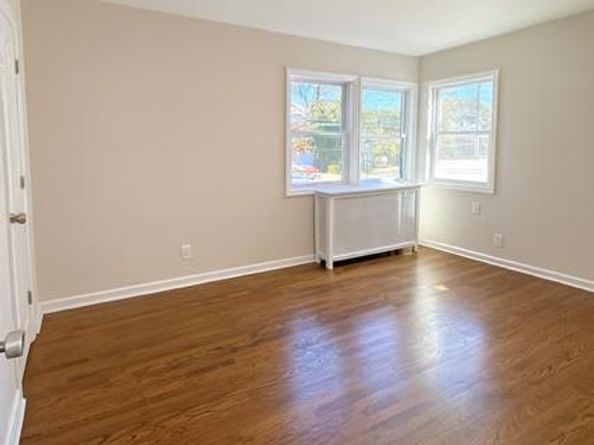 29 Avon Road, Hewlett NY 11557