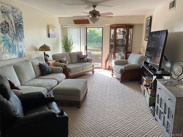 107 Mariners Way, Copiague NY 11726
