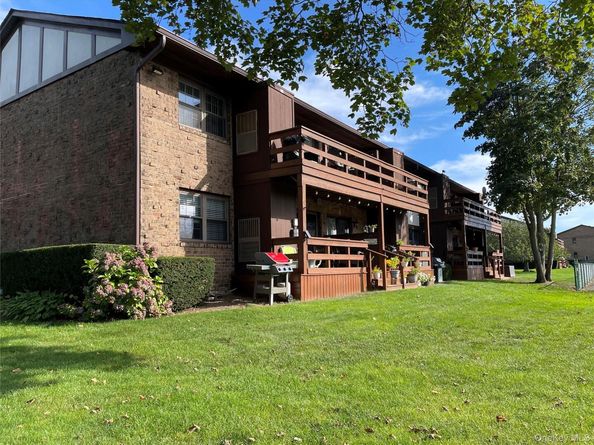 107 Mariners Way, Copiague NY 11726