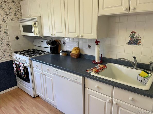 107 Mariners Way, Copiague NY 11726