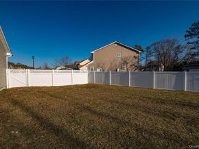 44 Chauncey Lane, Coram NY 11727