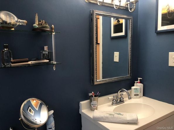 260 Waverly Avenue 60, Patchogue NY 11772