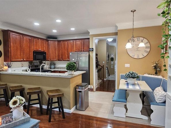 19 Virginia Pine Lane, Bay Shore NY 11706