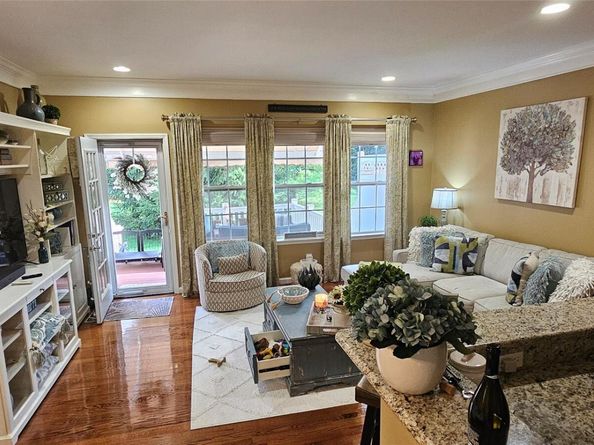 19 Virginia Pine Lane, Bay Shore NY 11706