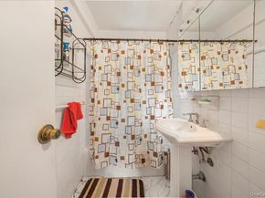 67-66 108th Street B31, Forest Hills NY 11375