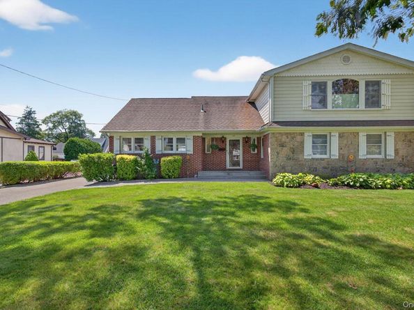 36 Hemlock Lane, Bay Shore NY 11706