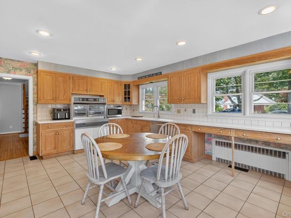 36 Hemlock Lane, Bay Shore NY 11706