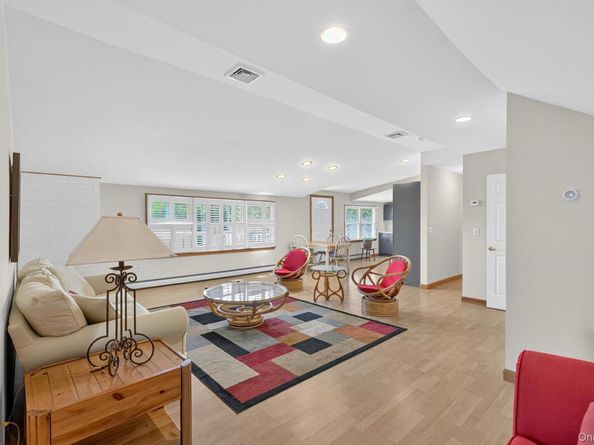 36 Hemlock Lane, Bay Shore NY 11706