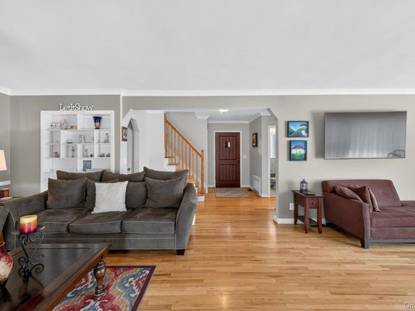 36 Hemlock Lane, Bay Shore NY 11706